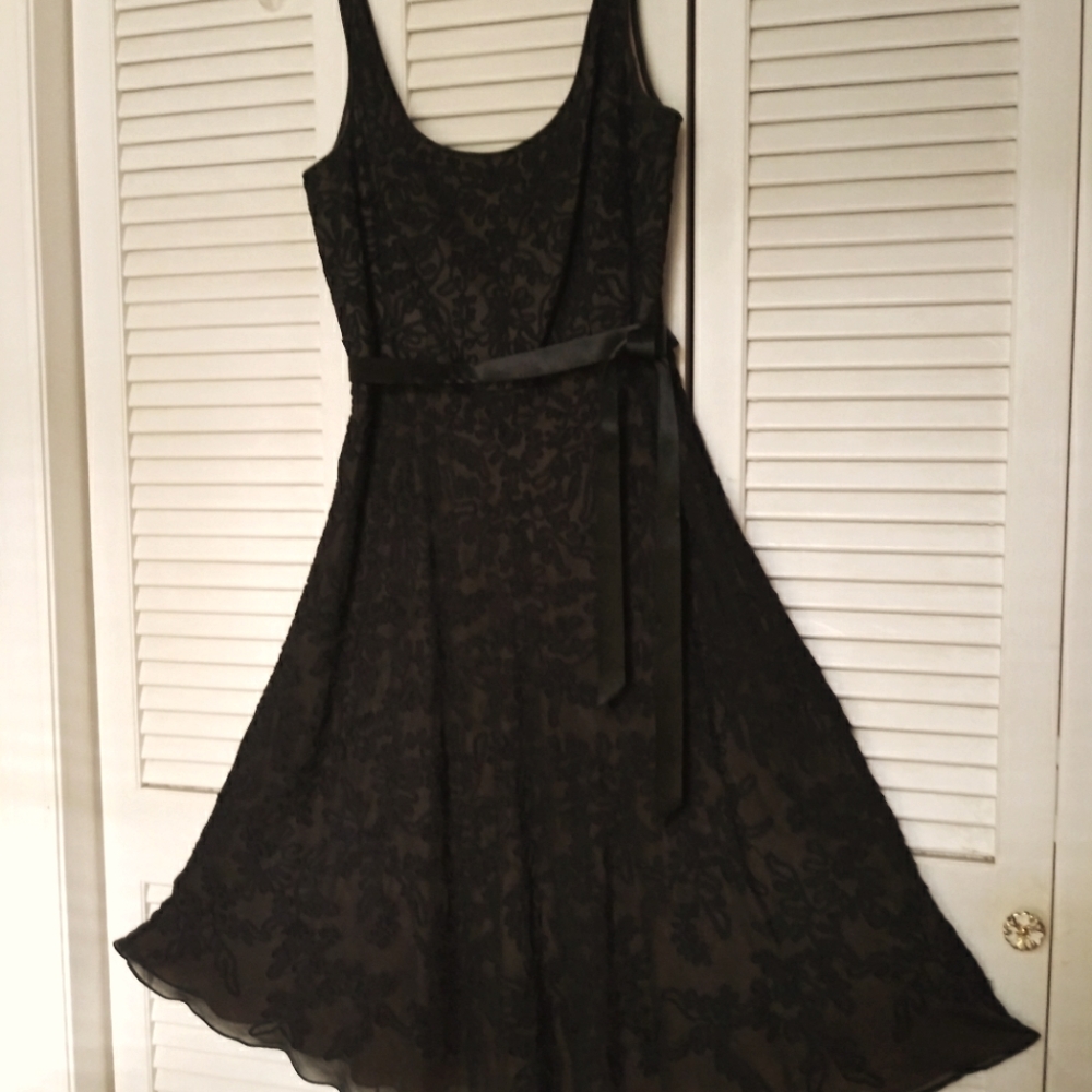 CARMEN MARC VALVO COLLECTION Black Silk Soutache Cocktail Dress Gold Lining 8